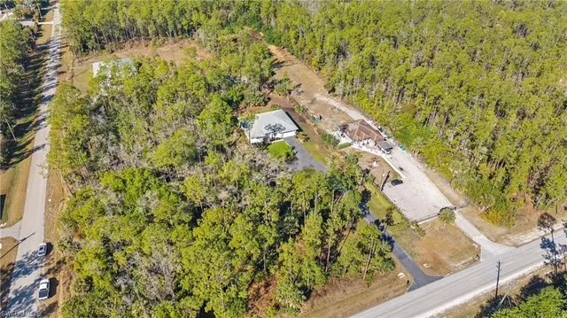 $699,999 | 569 Desoto Boulevard South, Naples, FL 34117