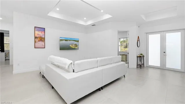 $699,999 | 569 Desoto Boulevard South, Naples, FL 34117