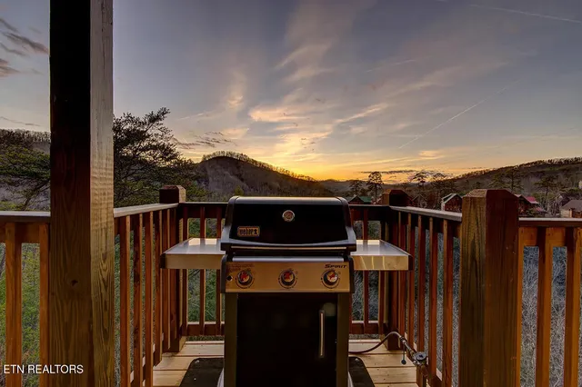 $789,000 | 1205 Parkview Vista Way, Pigeon Forge, TN 37863