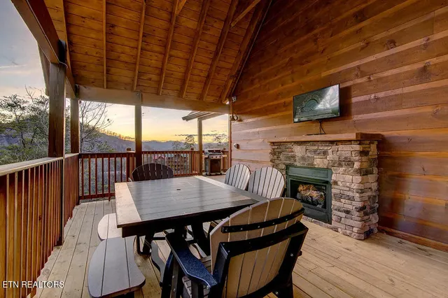 $789,000 | 1205 Parkview Vista Way, Pigeon Forge, TN 37863