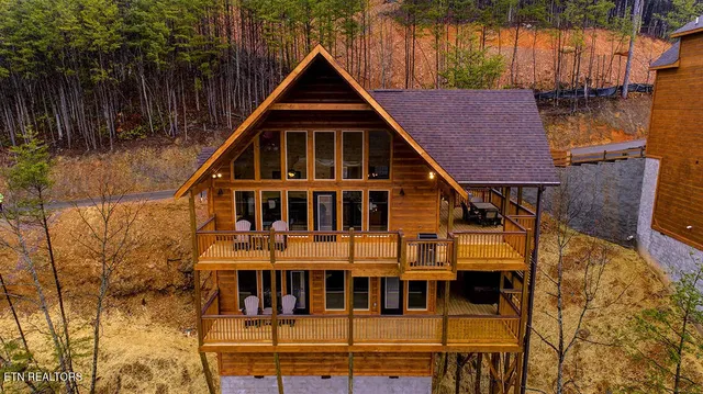 $789,000 | 1205 Parkview Vista Way, Pigeon Forge, TN 37863