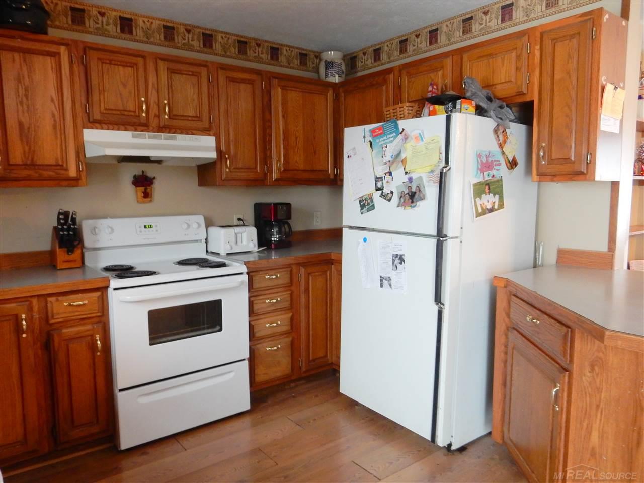 4112 Church Perry, MI 48872 - Photo 10 of 39 31277651-9.JPG