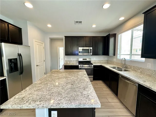 $2,195 | 9527 Ridgeglen Court, Las Vegas, NV 89148
