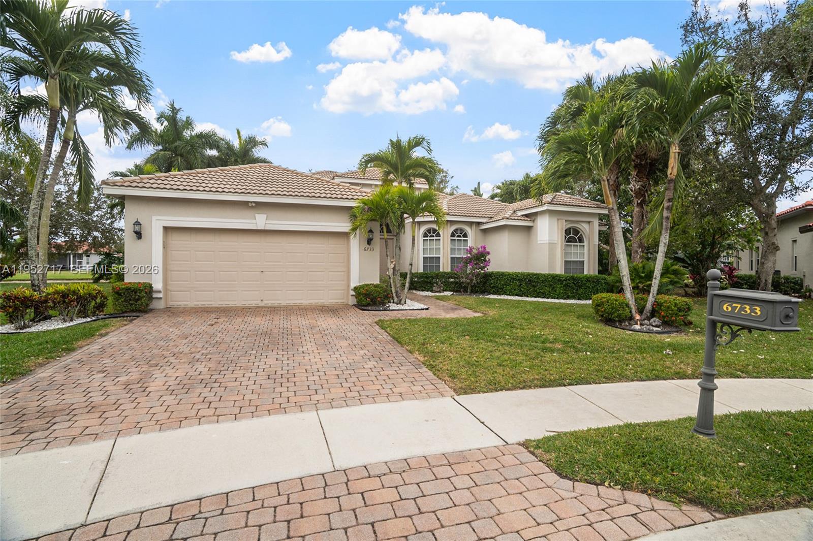 6733 Peruzzi Way Lake Worth, FL 33467 - Photo 3 of 54