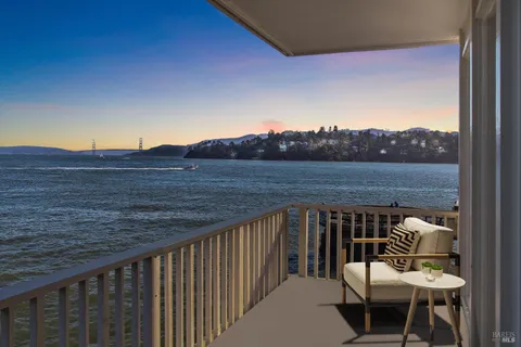$6,877,000 | 2002 Paradise Drive, Tiburon, CA 94920