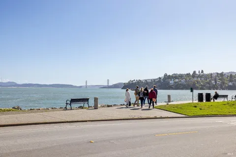 $6,877,000 | 2002 Paradise Drive, Tiburon, CA 94920