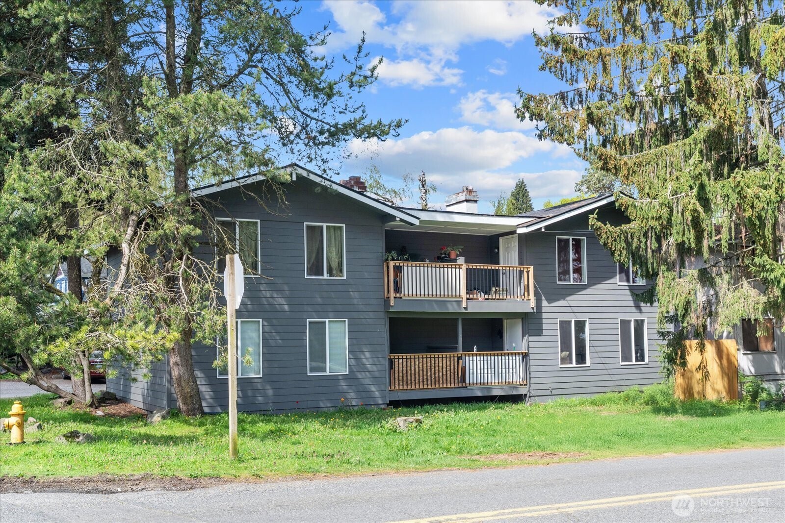 10443 17th Avenue Southwest Seattle, WA 98146 - Photo 7 of 40