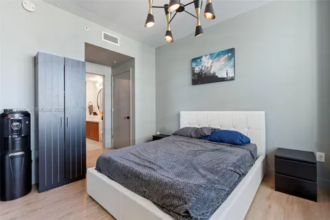 $925,000 | 3301 Northeast 1st Avenue, Unit H2215, Miami, FL 33137