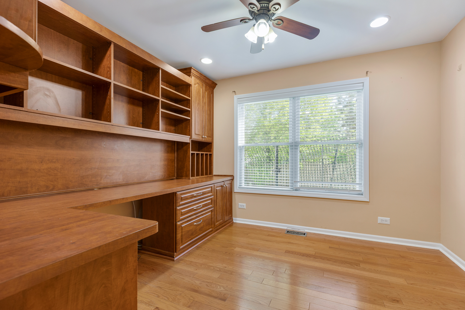 2575 Adamsway Drive Aurora, IL 60502 - Photo 11 of 30 a view of an empty room with a window