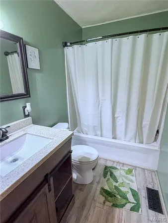 $153,500 | 827 West Johnson Street, Vandalia, IL 62471