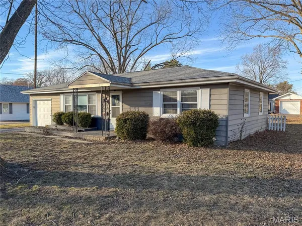 $153,500 | 827 West Johnson Street, Vandalia, IL 62471