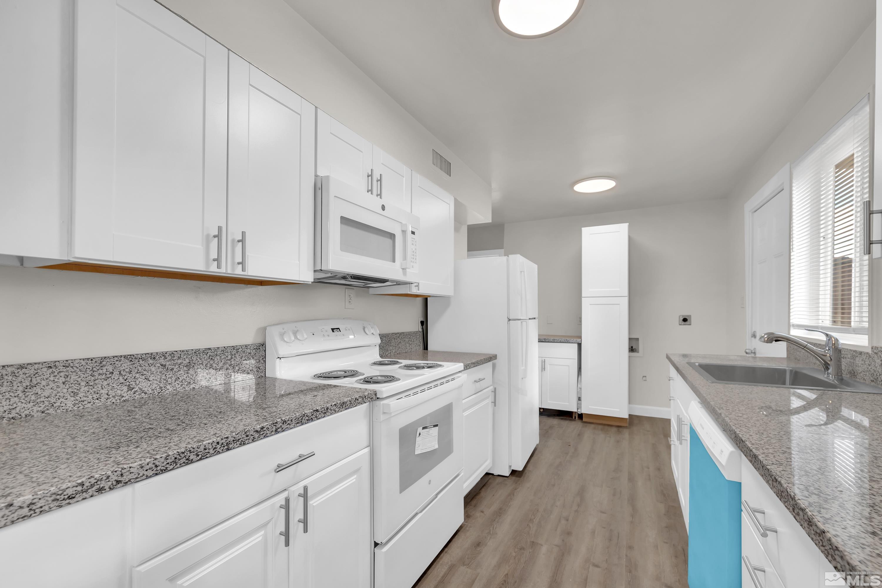 12090 Green Mountain Street Reno, NV 89506 - Photo 4 of 26 Photo 4