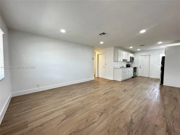 $2,495 | 128 Northwest 2nd Avenue, Unit A, Hallandale Beach, FL 33009