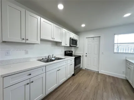$2,225 | 128 Northwest 2nd Avenue, Unit A, Hallandale Beach, FL 33009