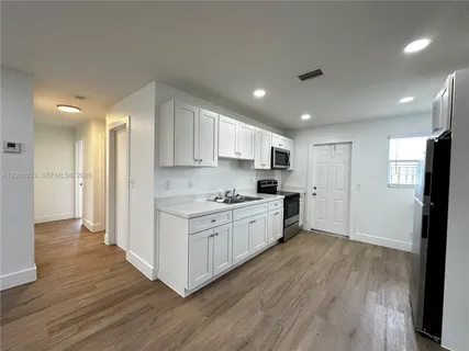 $2,225 | 128 Northwest 2nd Avenue, Unit A, Hallandale Beach, FL 33009