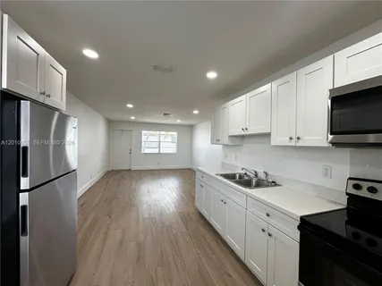 $2,225 | 128 Northwest 2nd Avenue, Unit A, Hallandale Beach, FL 33009
