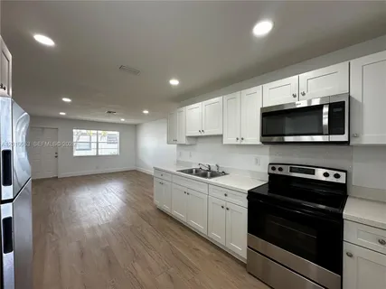 $2,225 | 128 Northwest 2nd Avenue, Unit A, Hallandale Beach, FL 33009