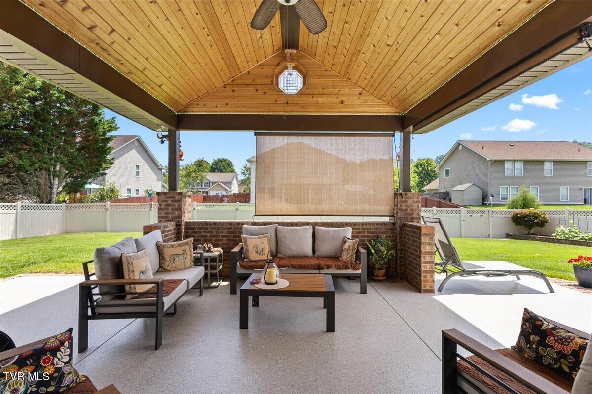 1635 Cooks Valley Road Kingsport, TN 37664 - Photo 36 of 53 36-128A0868