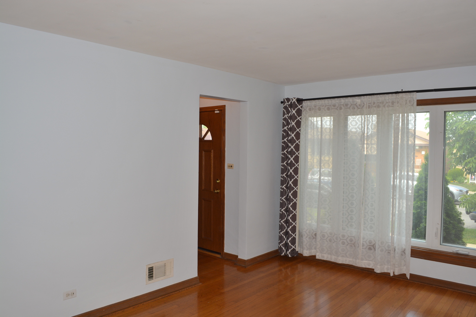 5929 West 64th Street Chicago, IL 60638 - Photo 2 of 18