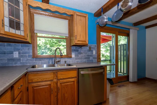 $385,000 | 4 B Pine Isle Drive, Unit B, Derry, NH 03038