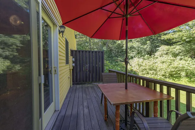 $385,000 | 4 B Pine Isle Drive, Unit B, Derry, NH 03038