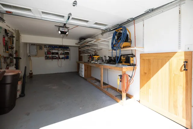 $385,000 | 4 B Pine Isle Drive, Unit B, Derry, NH 03038