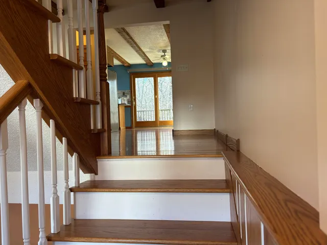 $385,000 | 4 B Pine Isle Drive, Unit B, Derry, NH 03038