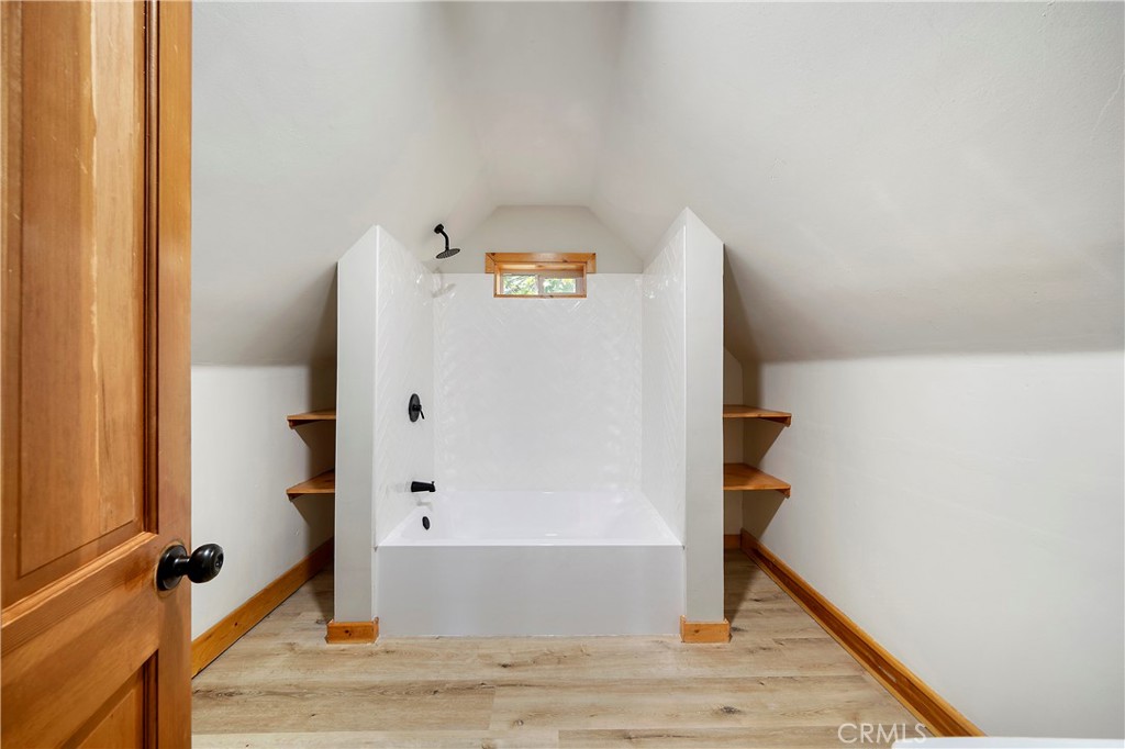 814 Glen View Lane Twin Peaks, CA 92391 - Photo 23 of 38 a view of bathroom