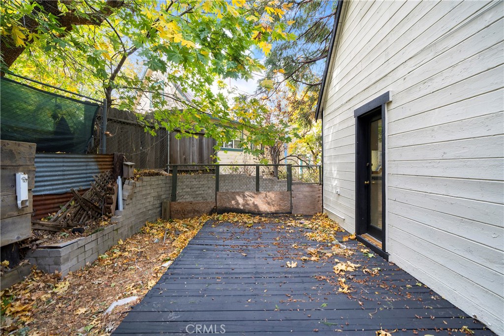814 Glen View Lane Twin Peaks, CA 92391 - Photo 28 of 38 a view of a backyard