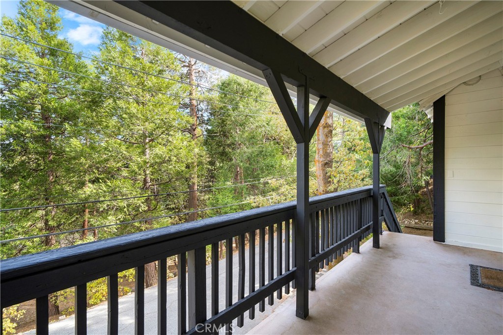 814 Glen View Lane Twin Peaks, CA 92391 - Photo 5 of 38 a view of balcony with deck and floor