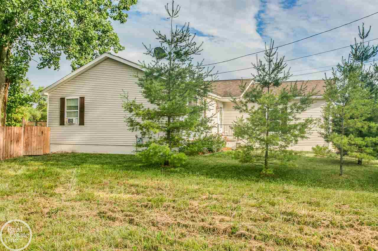 1020 Minnesota Road Port Huron, MI 48060 - Photo 23 of 31 31296462-22.JPG