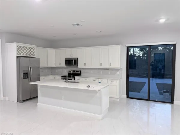 $1,800 | 912 Ossie Avenue, Lehigh Acres, FL 33974