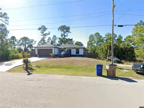 $1,800 | 912 Ossie Avenue, Lehigh Acres, FL 33974