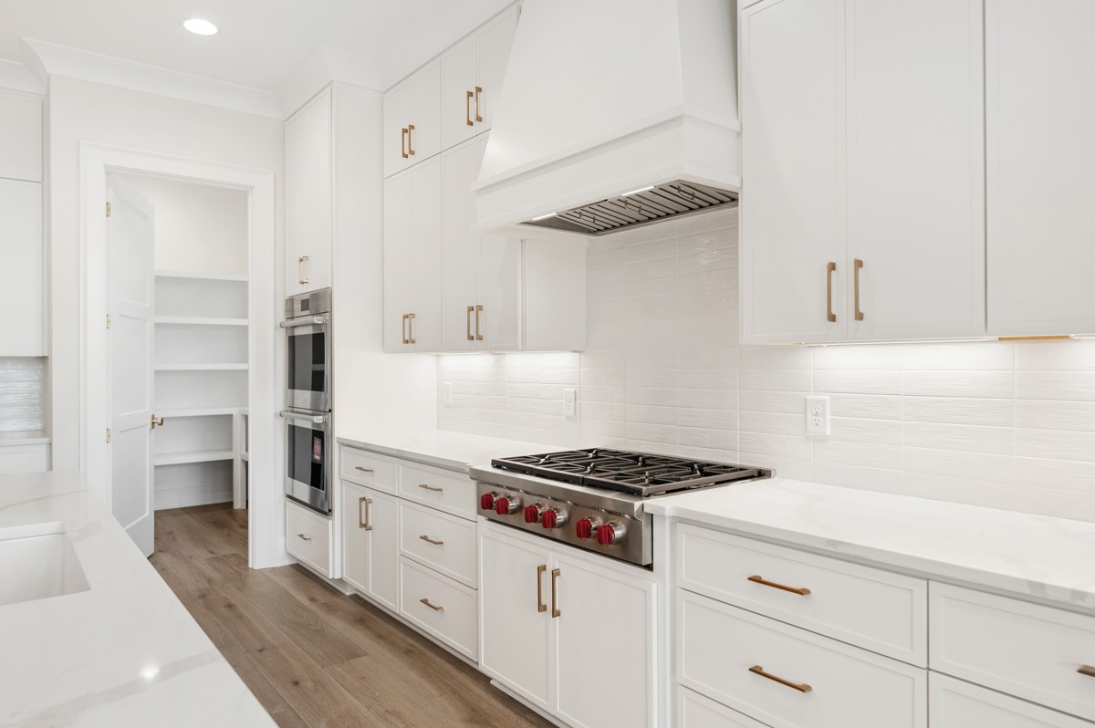 3151 Long Br Circle Franklin, TN 37064 - Photo 20 of 61 a kitchen with cabinets and appliances