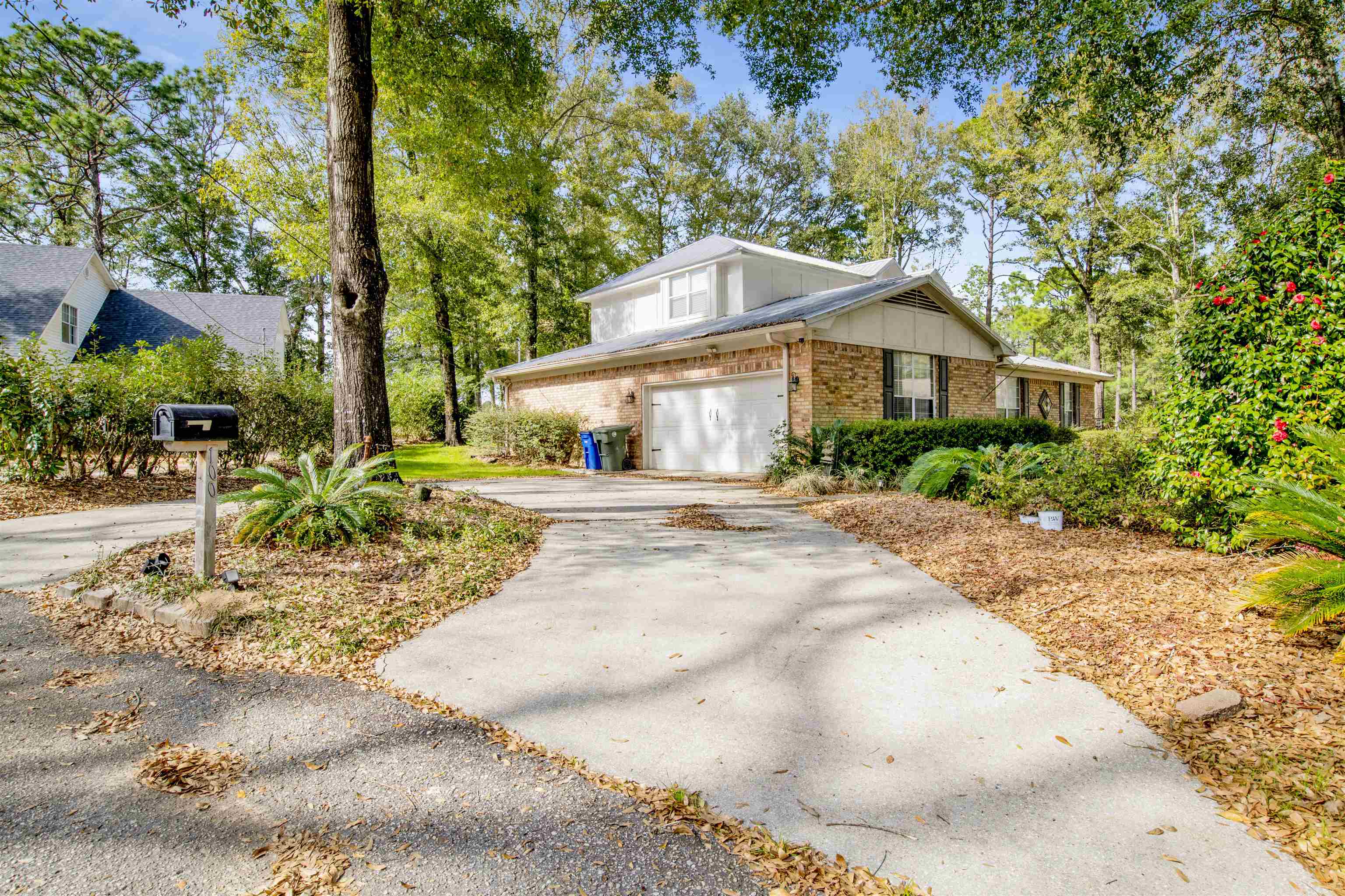 100 Moore Circle Daphne, AL 36526 - Photo 2 of 33