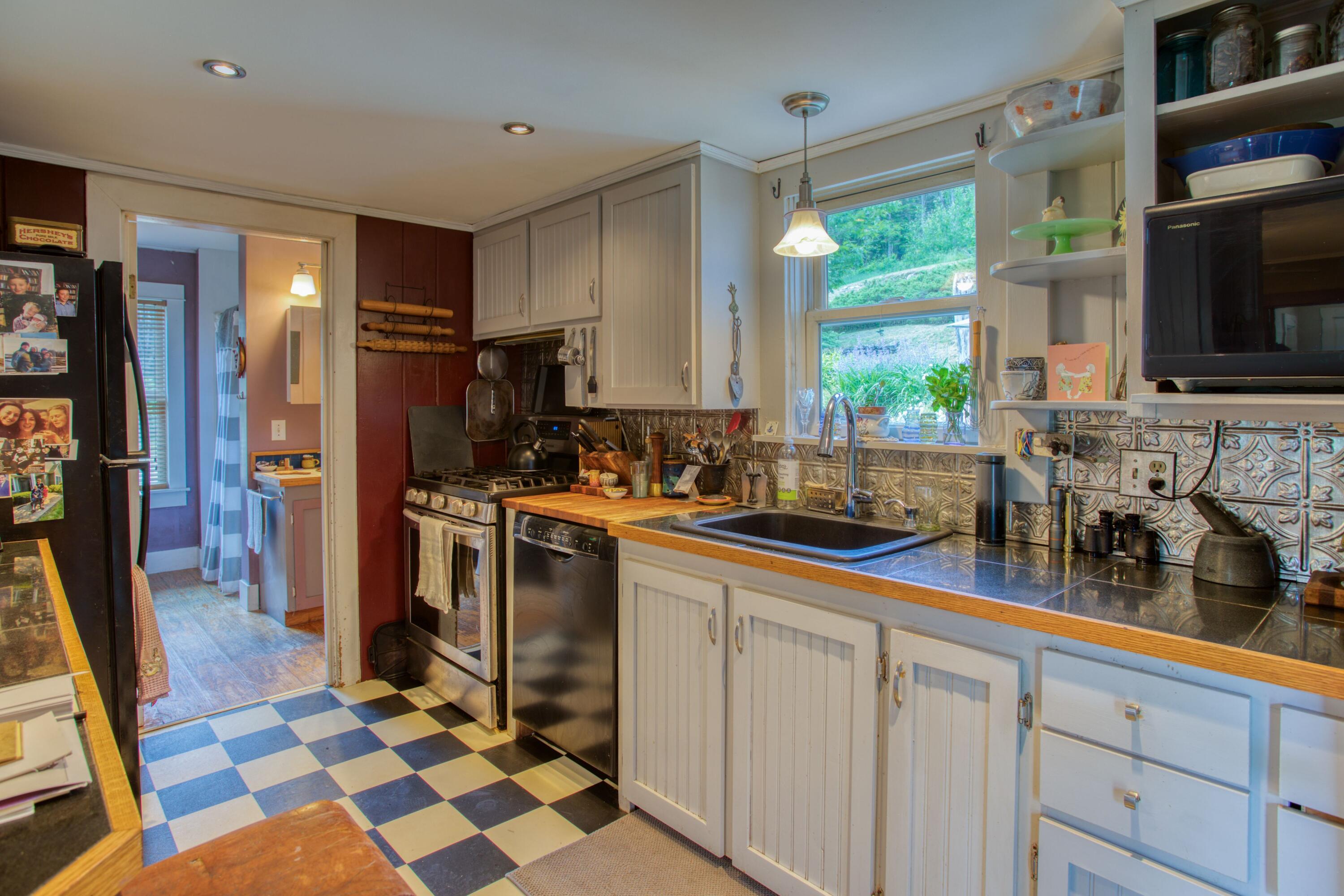 771 Boothbay Road Edgecomb, ME 04556 - Photo 7 of 53 Kitchen looking west