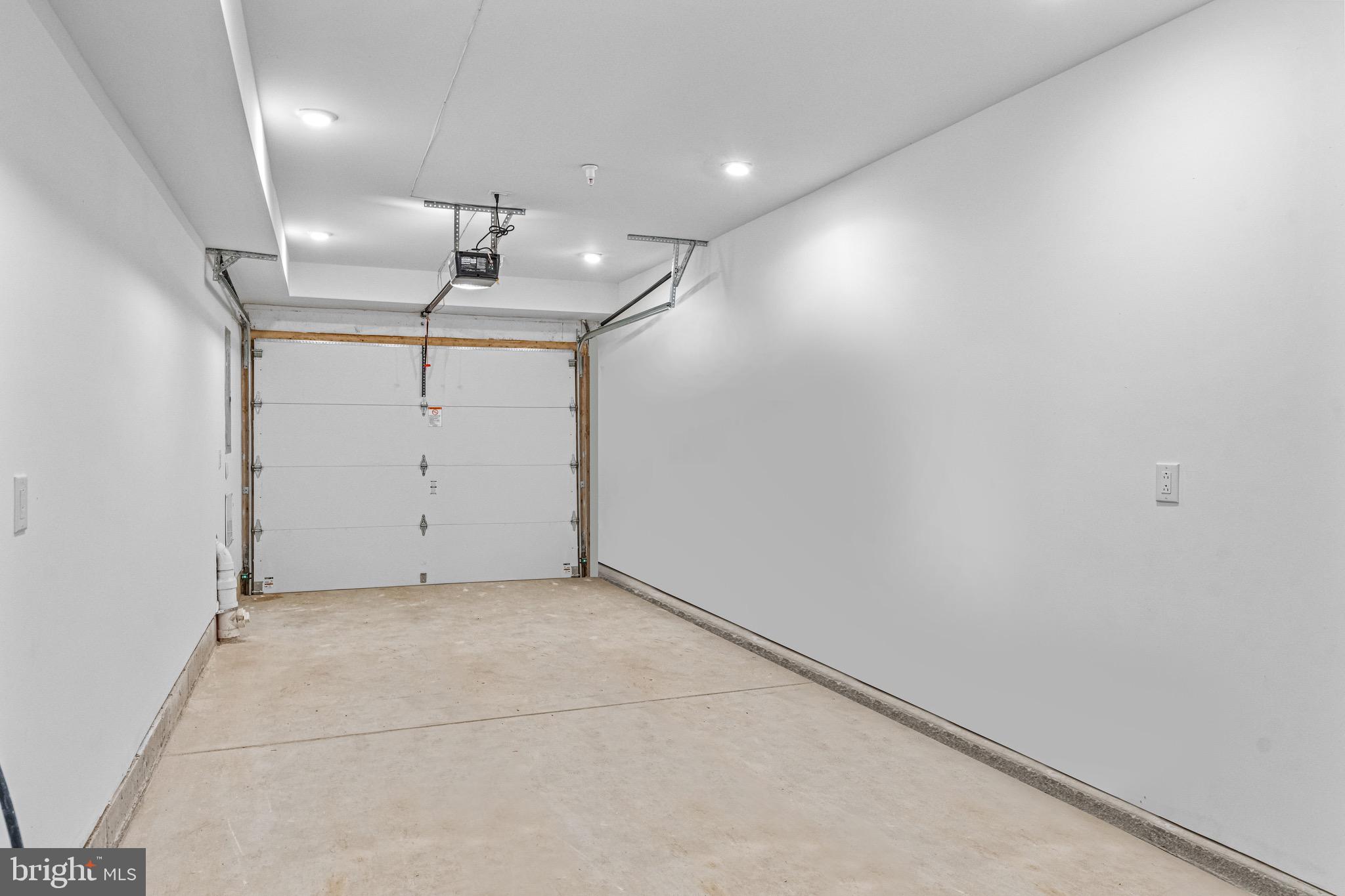 3841 Ridge Avenue Philadelphia, PA 19132 - Photo 43 of 45 wooden floor in an empty room