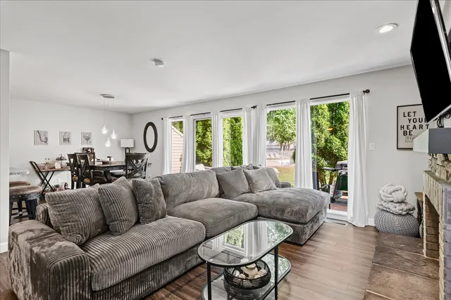 $339,900 | 7 Briar Hill Circle, Unit 7, Champaign, IL 61822