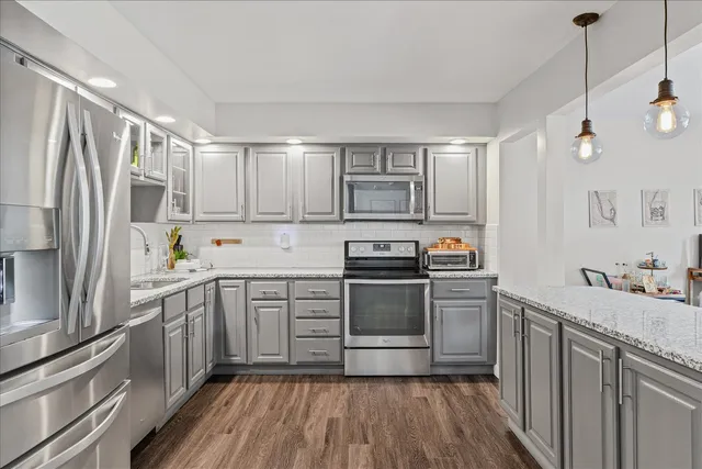 $339,900 | 7 Briar Hill Circle, Unit 7, Champaign, IL 61822