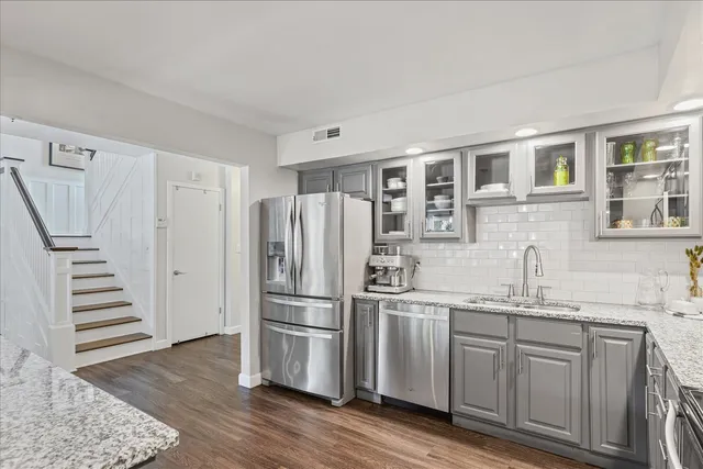 $339,900 | 7 Briar Hill Circle, Unit 7, Champaign, IL 61822