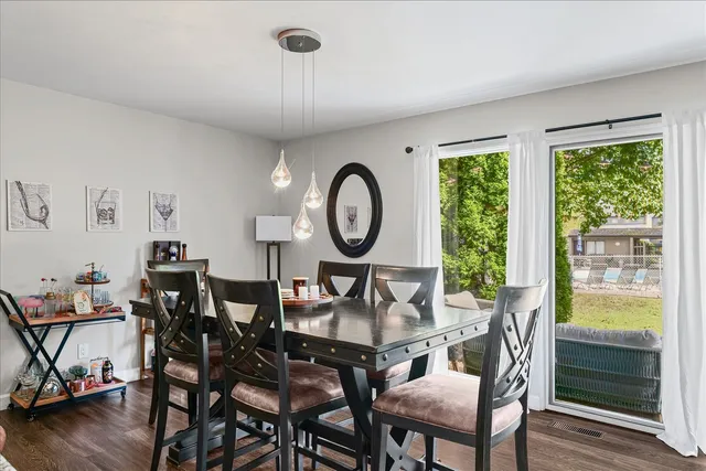 $339,900 | 7 Briar Hill Circle, Unit 7, Champaign, IL 61822