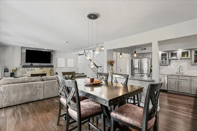 $339,900 | 7 Briar Hill Circle, Unit 7, Champaign, IL 61822