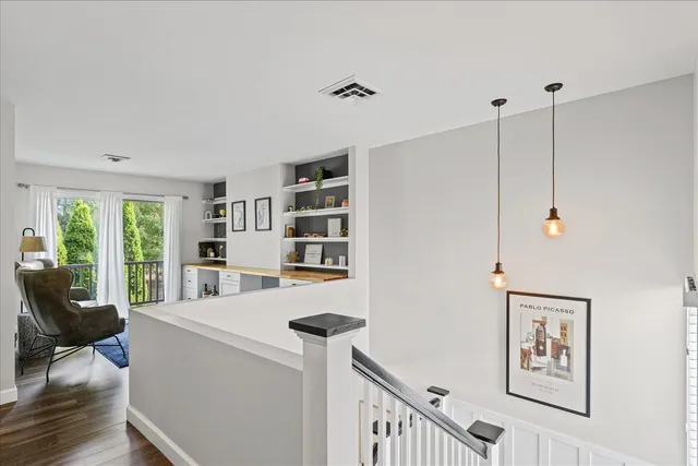 $339,900 | 7 Briar Hill Circle, Unit 7, Champaign, IL 61822