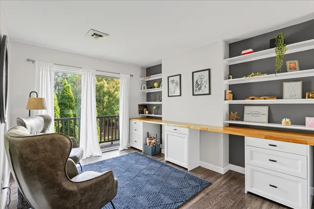 $339,900 | 7 Briar Hill Circle, Unit 7, Champaign, IL 61822