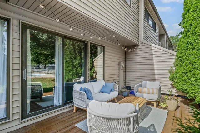 $339,900 | 7 Briar Hill Circle, Unit 7, Champaign, IL 61822