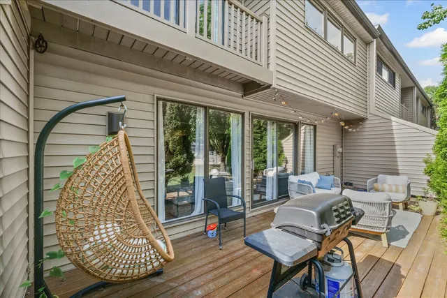 $339,900 | 7 Briar Hill Circle, Unit 7, Champaign, IL 61822