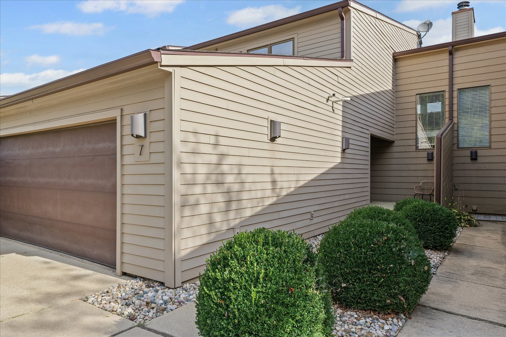 7 Briar Hill Circle, Unit 7 Champaign, IL 61822 - Photo 4 of 42