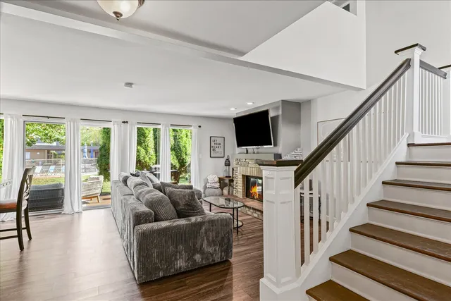 $339,900 | 7 Briar Hill Circle, Unit 7, Champaign, IL 61822