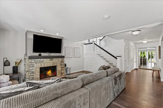 $339,900 | 7 Briar Hill Circle, Unit 7, Champaign, IL 61822