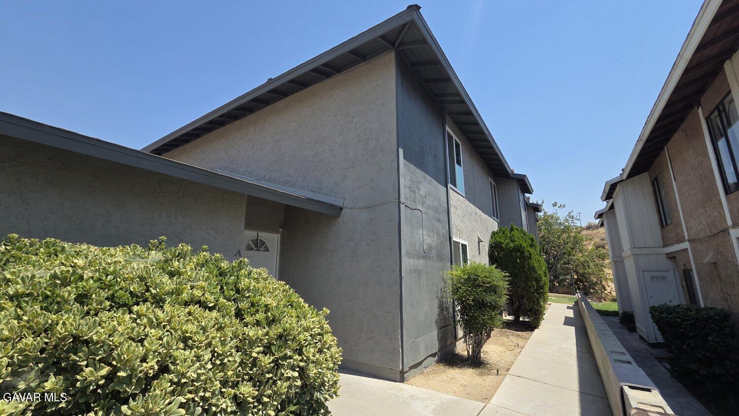 4404 Tierra Verde Street, Unit D Bakersfield, CA 93301 - Photo 2 of 9 02-TierraVerdeStD-d5daa1a506